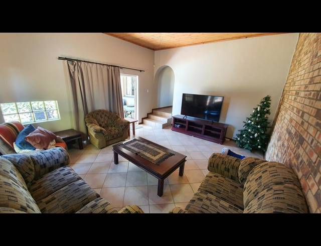 4 BEDROOM HOUSE FOR SALE IN MAGALIESKRUIN